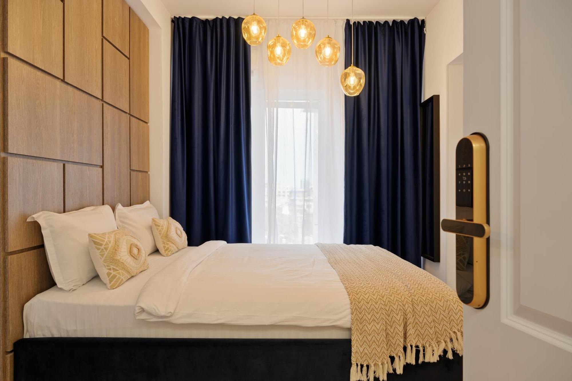 Royal - Luxury B - Old - Victoriei Apartment