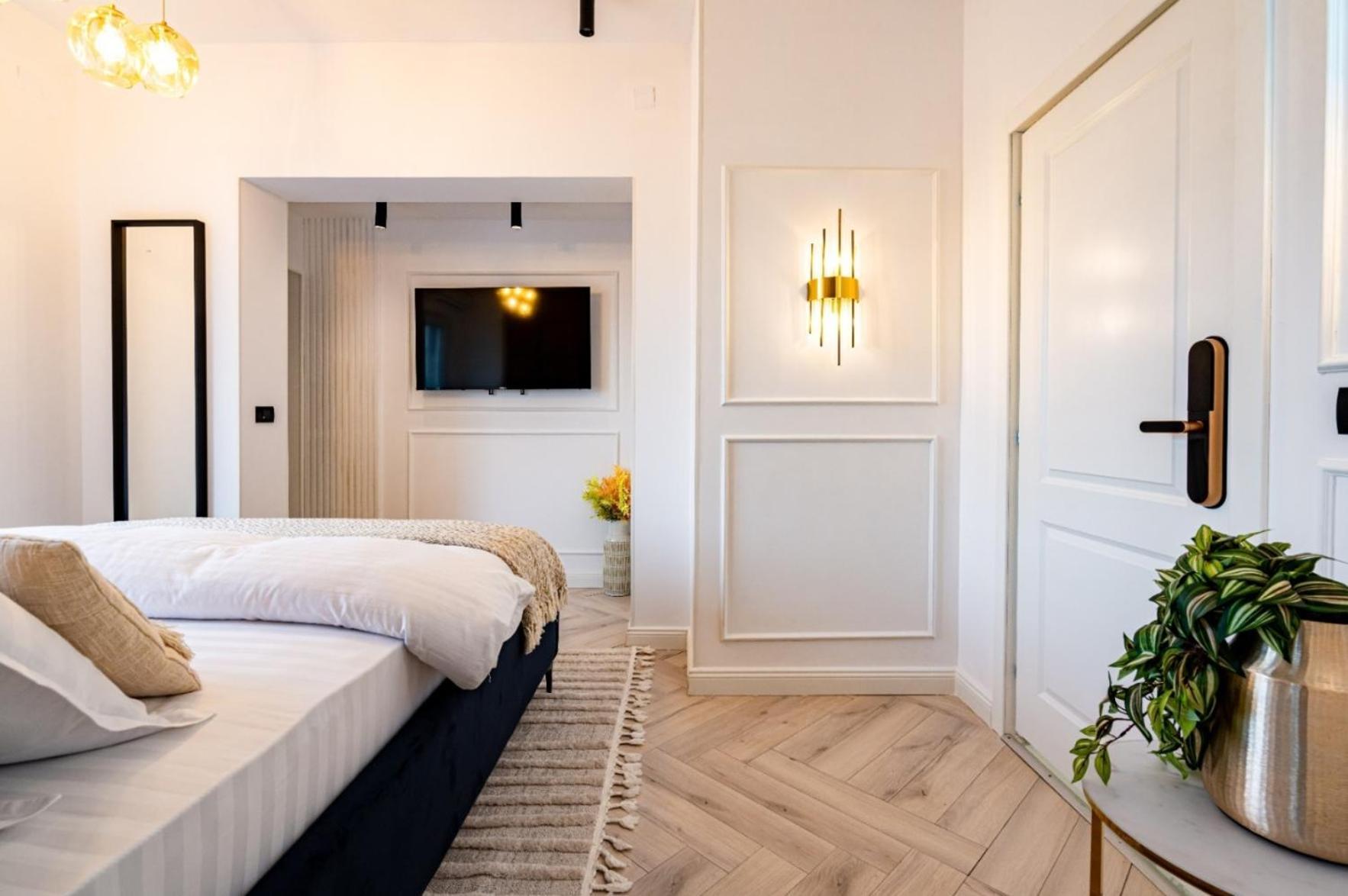 Royal - Luxury B - Old - Victoriei בוקרשט
